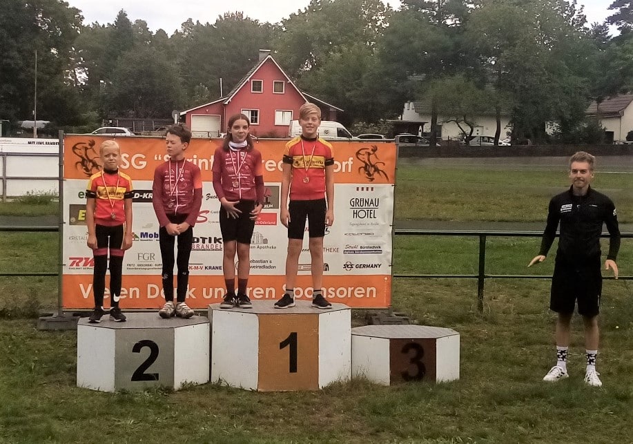 Fredersdorf Anfänger U13 1 Platz Lena Milla Schönebeck 2 Platz Ioannis Verbrovsek