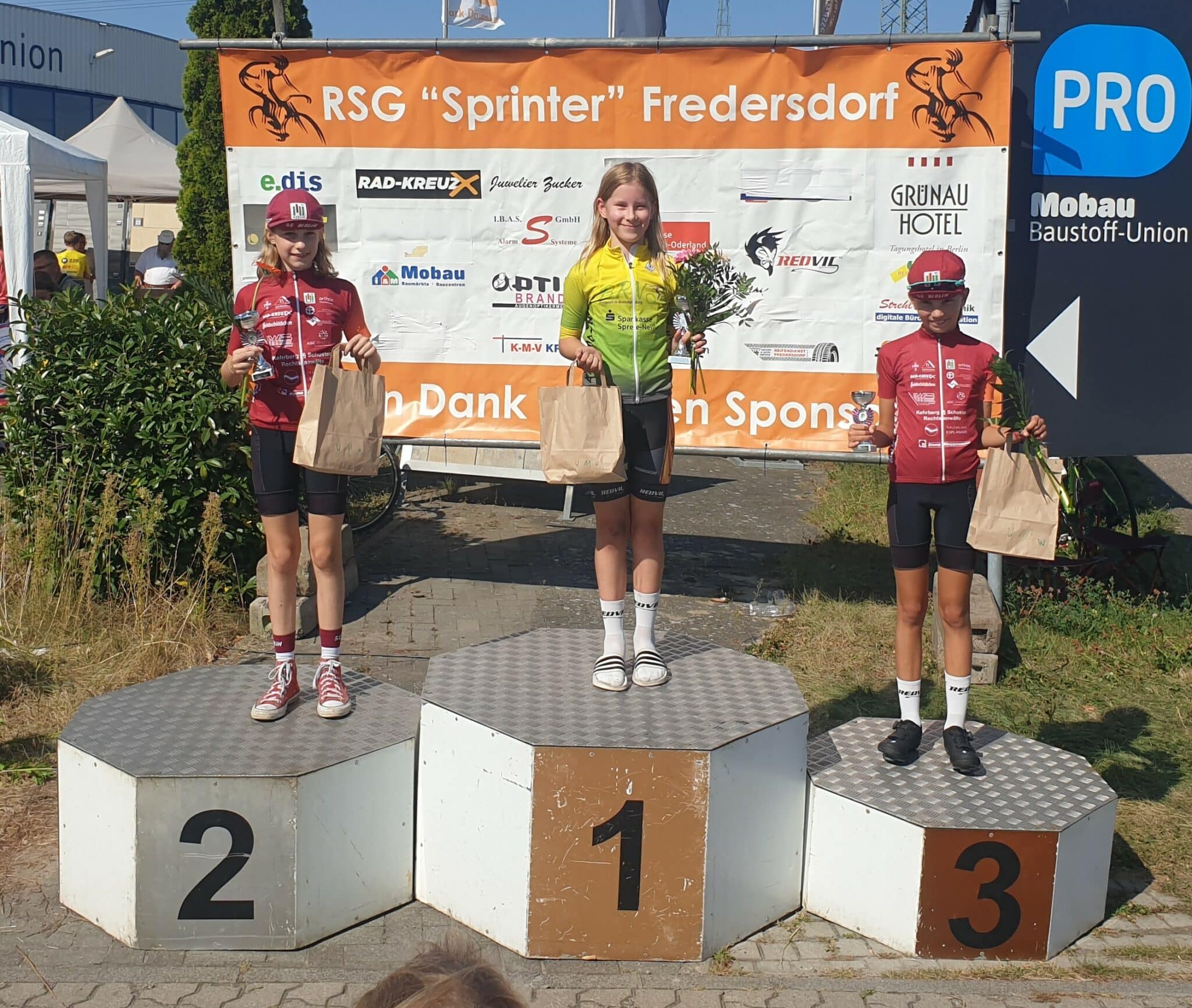 Neuenhagen U11w 2 Platz Romy Hoppe 3 Platz Fiona Schmidmaier