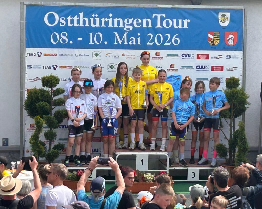 Sportlerinnen und Sportler der Abteilung Tischtennis des SC Berlin